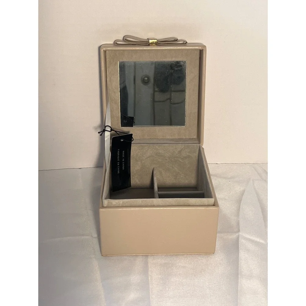 Rachel Zoe Beige Faux Leather Bow Jewelry Organizer‎ Box With Mirror
